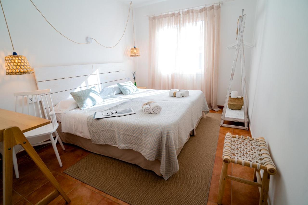 Hostal Sa Posada Set Cales Ciutadella  Ngoại thất bức ảnh